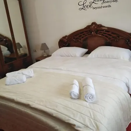 Aunt's Place Shkodra