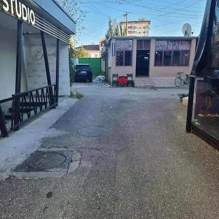 Aunt's Place Daire Shkodër