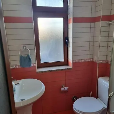 Aunt's Place Appartamento Shkodër